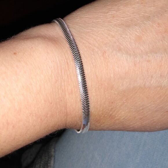 SterlingĀ SilverāSnakeāHerringboneāChaināBracelet - Picture 2 of 11